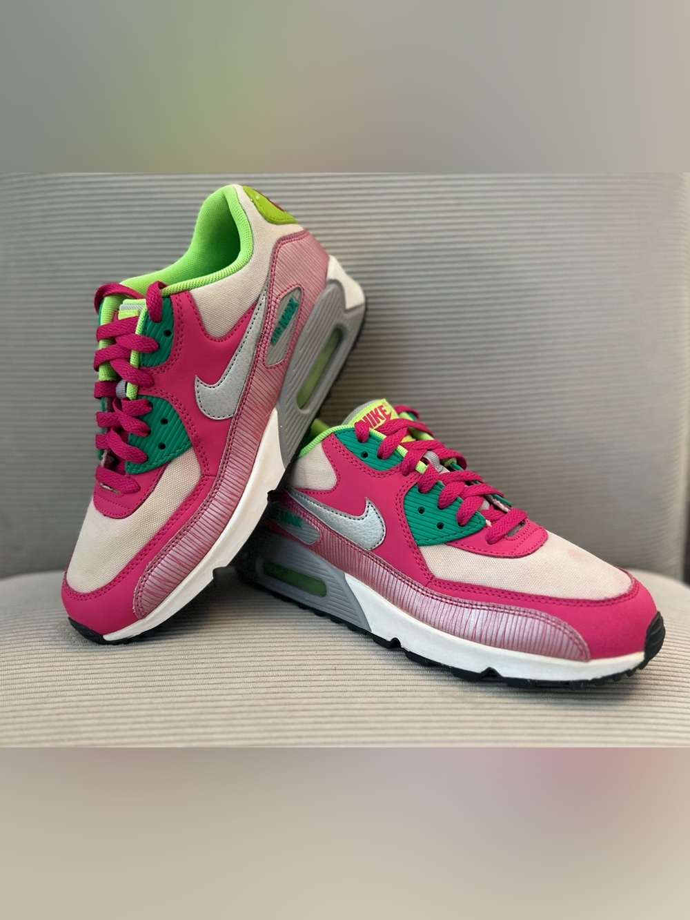 Nike women's/youth Air Max 90 GS "Flash Lime Grey" size 7Y or Women's 8.5